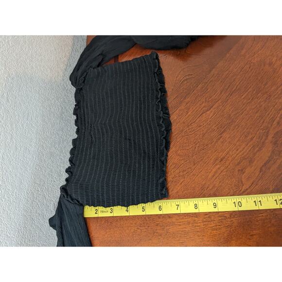 Windsor Smocked Crop Top M Black Long‎ Bell Sleeves Off Shoulder Casual Staple - Picture 6 of 9